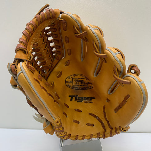 ミツワタイガー 美津和タイガー HGKM-13TR602 硬式 大人 一般 内野手用 グローブ グラブ 右投げ 中古品 野球 1235