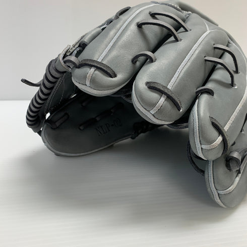 ノーリミット NLP-02 硬式 大人 一般 投手用 グローブ ピッチャー グラブ 右投げ 中古品 野球 8542