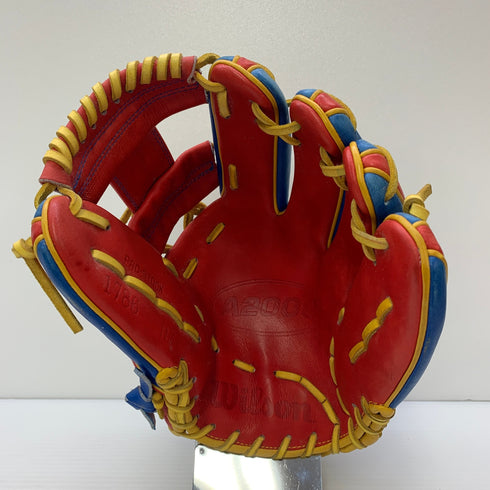 ウィルソン Wilson 軟式 大人 一般 内野手用 グローブ グラブ 右投げ A2000 中古品 野球 6381