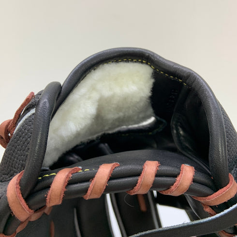ウィルソン Wilson ウィルソンスタッフ Wilson Staff WBW101705 硬式 大人 一般 内野手用 グローブ グラブ 右投げ タグ付き グローブ袋付き 野球 8829