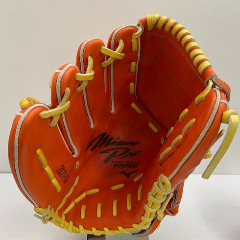中古品 ミズノ MIZUNO ミズノプロ オーダー 軟式 投手用グローブ 刺繍入り 左投げ 3508