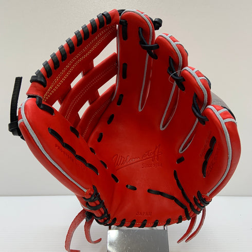 ウィルソン Wilson ウィルソンスタッフ 硬式 大人 一般 外野手用 グローブ グラブ 右投げ WBW101087 タグ付き 野球 6751