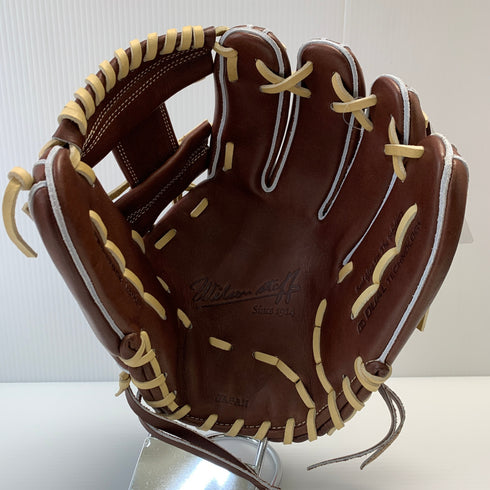 ウィルソン Wilson ウィルソンスタッフ Wilson Staff WBW104317 硬式 大人 一般 内野手用 グローブ グラブ 右投げ タグ付き グローブ袋付き 野球 8749