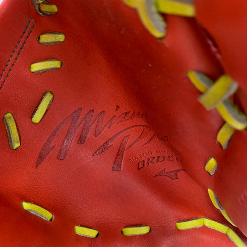 中古品 ミズノ MIZUNO ミズノプロ 硬式 捕手用オーダーグローブ ファーストミット HAGA製刺繍有り 5830