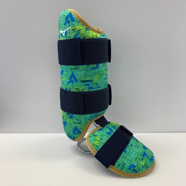 ミズノ MIZUNO ミズノプロ フットガード 左足右打者用 2025セレクションモデル ブルー グリーン×ゴールド 硬式 軟式 野球 ソフトボール 1DJLG025 4248