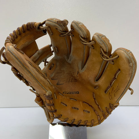 ミズノ MIZUNO グローバルエリート 軟式 大人 一般 内野手用 グローブ グラブ 右投げ 1AJGR14333 中古品 野球 7247