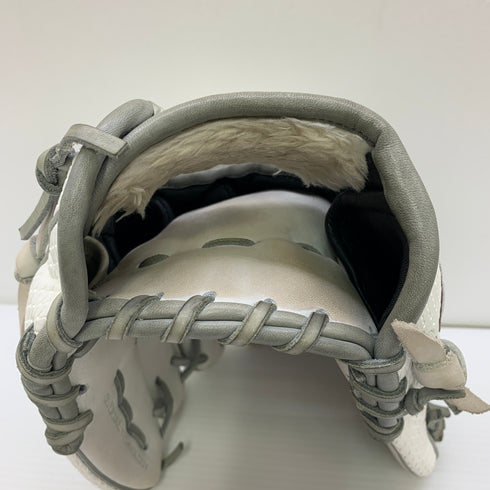 ウィルソン Wilson Wannabe Hero DUAL スネークスキン 軟式 大人 一般 内野手用 グローブ グラブ 右投げ 中古品 野球 1368