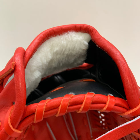 ウィルソン Wilson ウィルソンスタッフ Wilson Staff WBW103243 硬式 大人 一般 投手用 グローブ ピッチャー グラブ 右投げ タグ付き 野球 8488