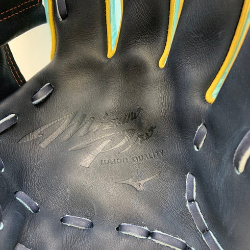 中古品 ミズノ MIZUNO ミズノプロ 2023セレクションモデル 軟式 内野手用グローブ 5699