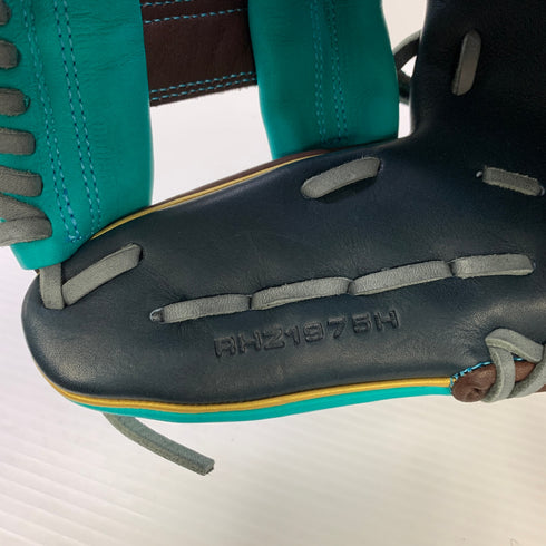 ウィルソン Wilson ワナビーヒーロー 軟式 大人 一般 内野手用 グローブ グラブ 右投げ WBW104388 タグ付き 野球 8111