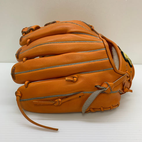 アンダーアーマー Under Armour UA 1341840 軟式 大人 一般 オールラウンド グローブ グラブ 右投げ 中古品 グローブ袋付き 野球 8433