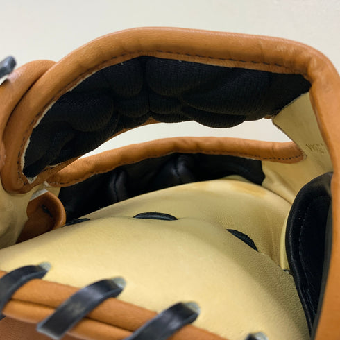 ウィルソン Wilson ウィルソンスタッフ 硬式 大人 一般 内野手用 グローブ グラブ 右投げ WTAHWH87H タグ付き 野球 7422