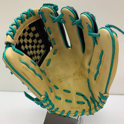 ウィルソン Wilson ウィルソンスタッフ Wilson Staff 軟式 大人 一般 内野手用 グローブ グラブ 右投げ オーダー 中古品 野球 9647