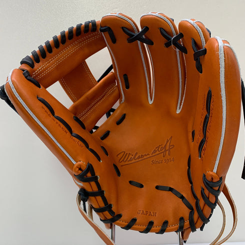 ウィルソン Wilson ウィルソンスタッフ Wilson Staff WBW104319 硬式 大人 一般 内野手用 グローブ グラブ 右投げ タグ付き グローブ袋付き 野球 8750