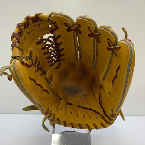 ウィルソン Wilson ウィルソンスタッフ 硬式 大人 一般 内野手用 グローブ グラブ 右投げ HWMWKTL 中古品 グローブ袋付き 野球 8272