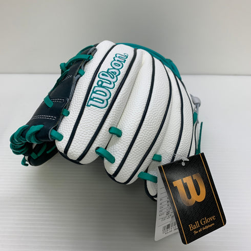 ウィルソン Wilson ワナビーヒーローデュアル 軟式 大人 一般 内野手用 グローブ グラブ 右投げ WBW101533 タグ付き 野球 5997