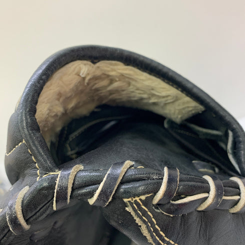 ミズノ MIZUNO グローバルエリート 軟式 大人 一般 キャッチャーミット 捕手 グローブ グラブ 右投げ 1AJCR12300 中古品 グローブ袋付き 野球 8267