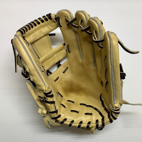 中古品 アンダーアーマーUNDER ARMOUR UNDENIABLE 硬式 内野手用グローブ 1371619 4643