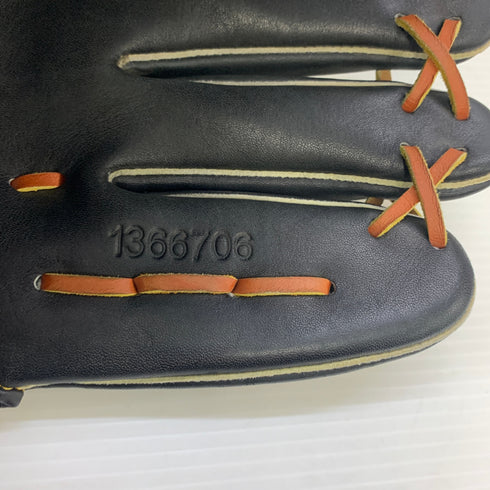 アンダーアーマー Under Armour UA 軟式 大人 一般 オールラウンド グローブ グラブ 右投げ 1366706 中古品 グローブ袋付き 野球 8192