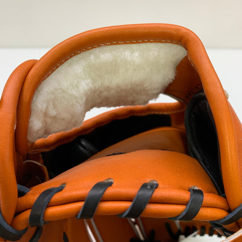 ウィルソン Wilson ウィルソンスタッフ Wilson Staff WBW104319 硬式 大人 一般 内野手用 グローブ グラブ 右投げ タグ付き グローブ袋付き 野球 8750