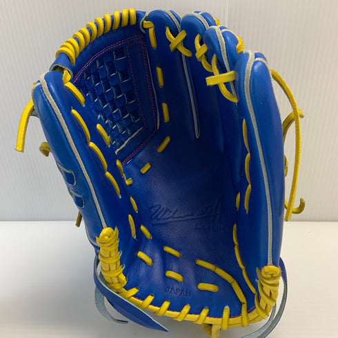 ウィルソン Wilson ウィルソンスタッフ Wilson Staff 20J 軟式 大人 一般 投手用 グローブ ピッチャー グラブ 右投げ 中古品 グローブ袋付き 野球 8629
