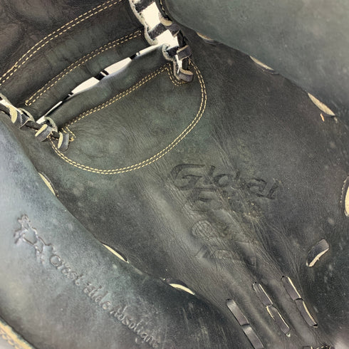 ミズノ MIZUNO グローバルエリート 軟式 大人 一般 キャッチャーミット 捕手 グローブ グラブ 右投げ 1AJCR12300 中古品 グローブ袋付き 野球 8267