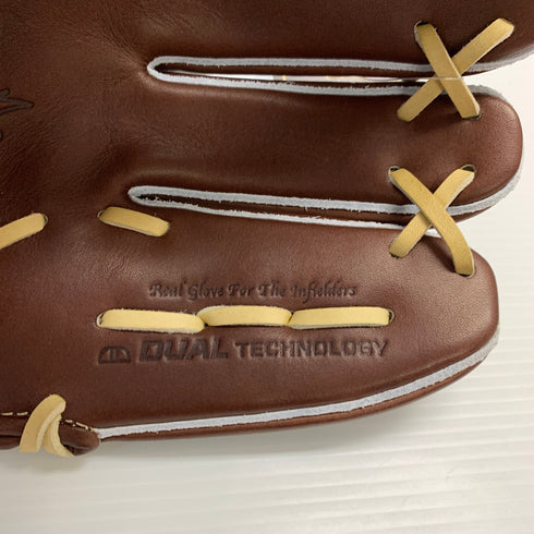 ウィルソン Wilson ウィルソンスタッフ Wilson Staff WBW104317 硬式 大人 一般 内野手用 グローブ グラブ 右投げ タグ付き グローブ袋付き 野球 8749