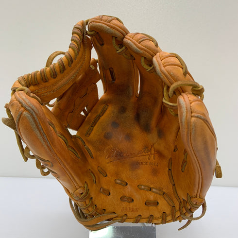 ウィルソン Wilson ウィルソンスタッフ Wilson Staff 硬式 大人 一般 内野手用 グローブ グラブ 右投げ 中古品 野球 8920